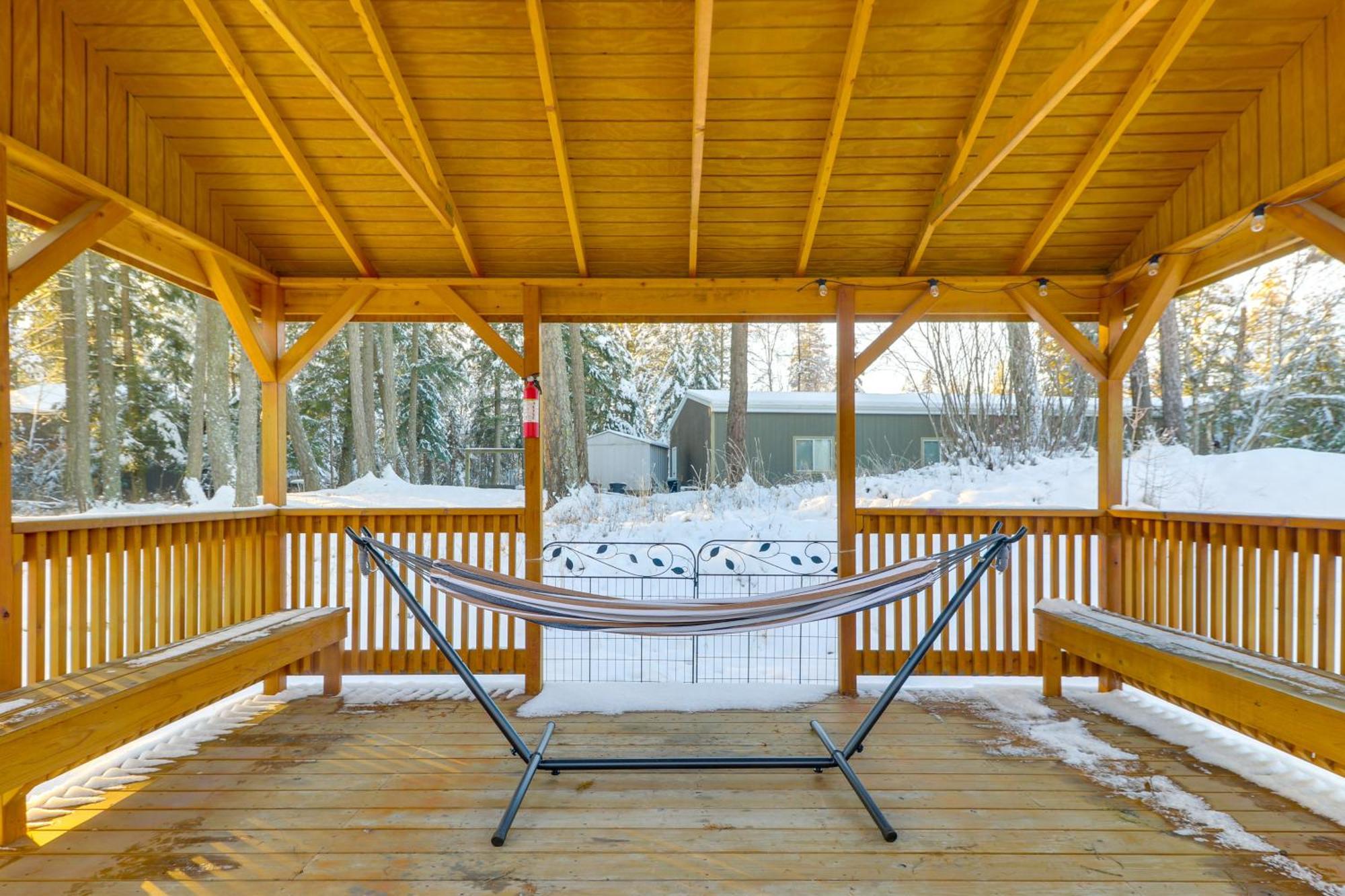 Columbia Falls Private Retreat Pool Table And Deck! Exterior photo